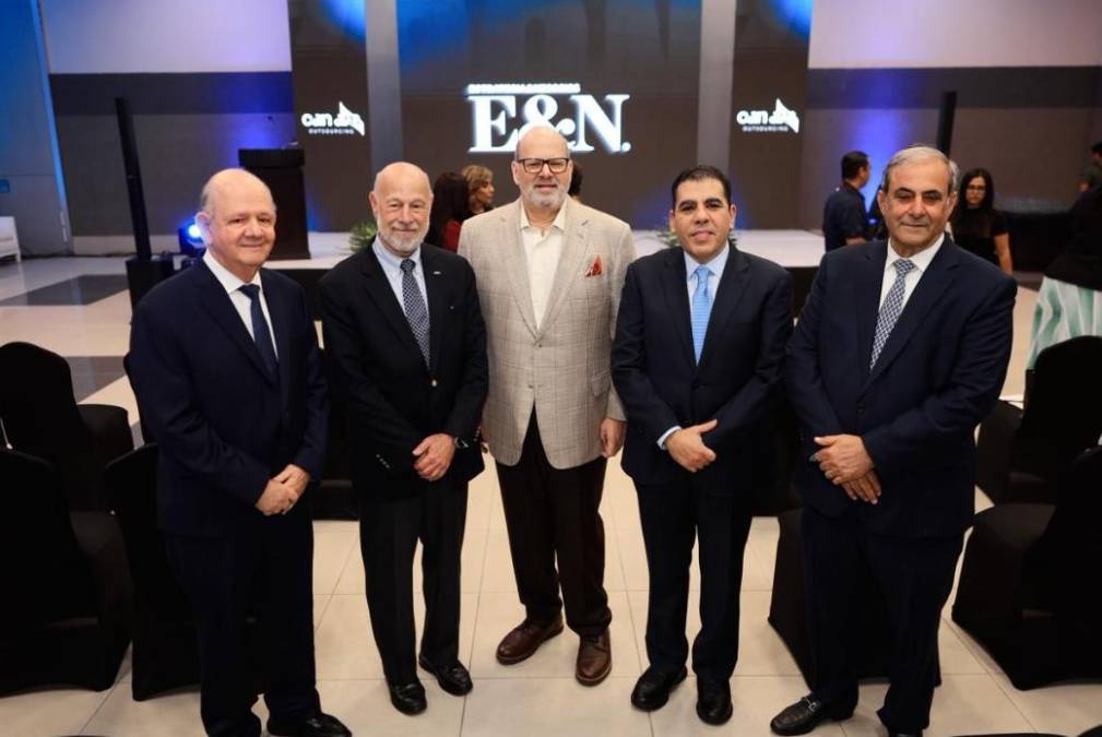 La Gira de la Confianza, capítulo Honduras, convocó a líderes empresariales hondureños. En la foto Jorge Canahuati, presidente de Grupo Opsa y E&amp;N (al centro), Mario Faraj, presidente de Fundahrse; y Karim Qubain, presidente de Cámara de Comercio e Industria de Cortés (derecha), Italo Pizzolante, socio fundador PIZZOLANTE y (derecha). 