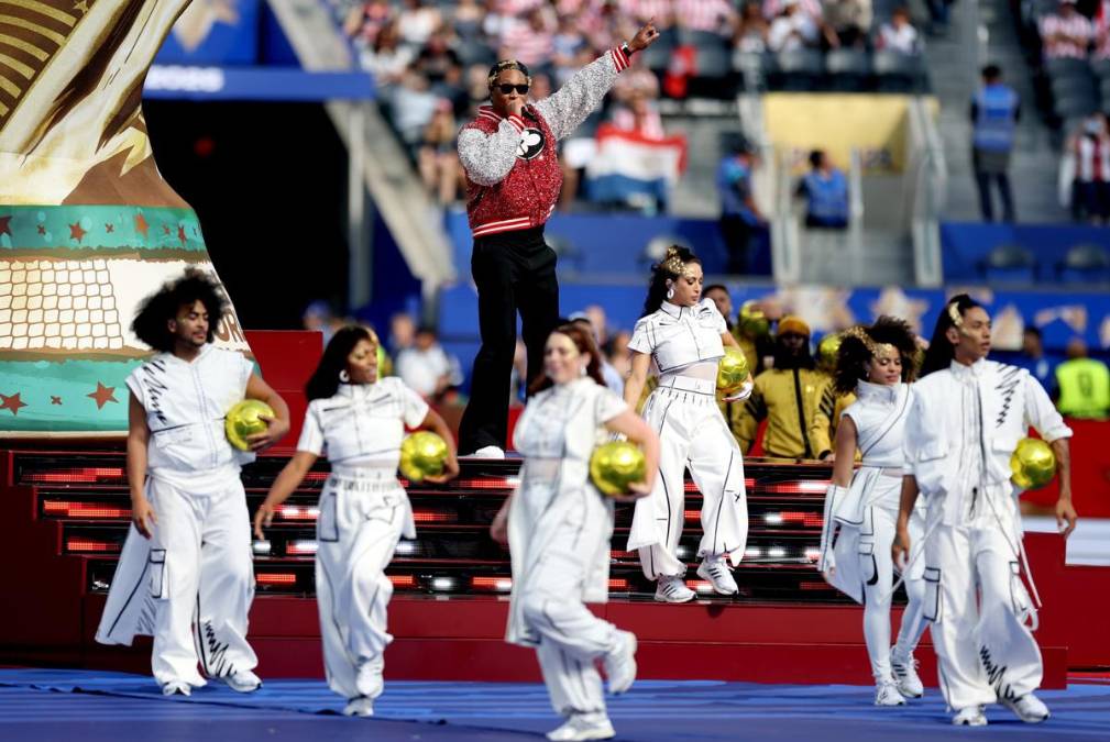 El rapero estadounidense Future actúa durante el espectáculo previo al partido de la fase de grupos de la Copa Mundial de la FIFA 2026 entre Estados Unidos y Paraguay, en Los Ángeles, California, Estados Unidos, el 12 de junio de 2026. EFE/EPA/CHRIS TORRES