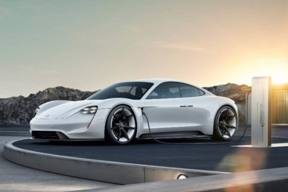 El primer Porsche 100% eléctrico se llamará Taycan