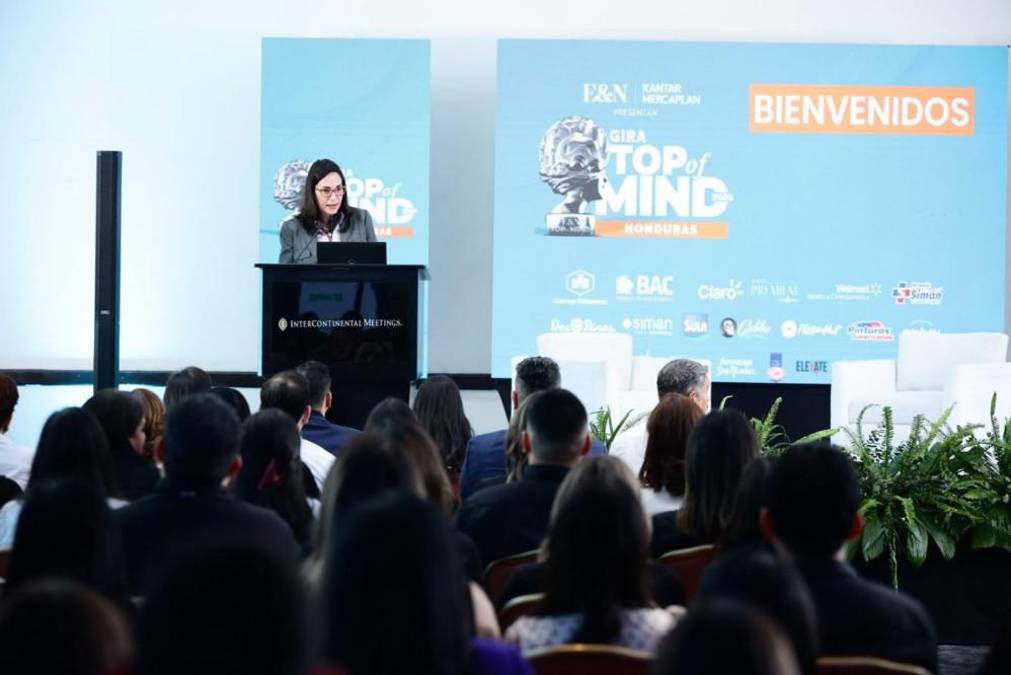 <i>Lizza Bobadilla, gerente de Audiencias Segmentadas de Grupo OPSA, casa matriz de E&amp;N, dio las palabras de bienvenida a los asistentes, en la primera parada de la Gira TOM.</i>