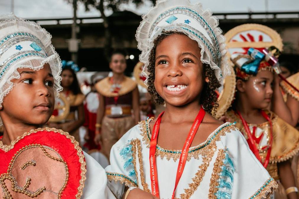 <i>El Sambódromo da Marquês de Sapucaí (Passarela Professor Darcy Ribeiro, en su denominación oficial en portugués) también conocido como Sambódromo de Río de Janeiro, está ubicado en la zona central de la ciudad. Se convierte en un mar de almas coloridas que dan suelto a sus sentimientos, creatividad y alegría. (Foto: EFE)</i>