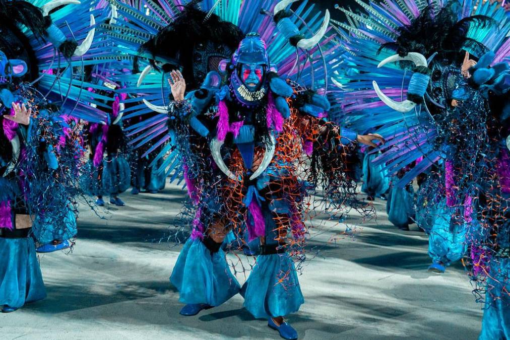 <i> Imperatriz Leopoldinense, una de las escolas más exuberantes y creativas en sus propuestas. (Foto: riocarnaval.com / Eduardo Hollanda)</i>