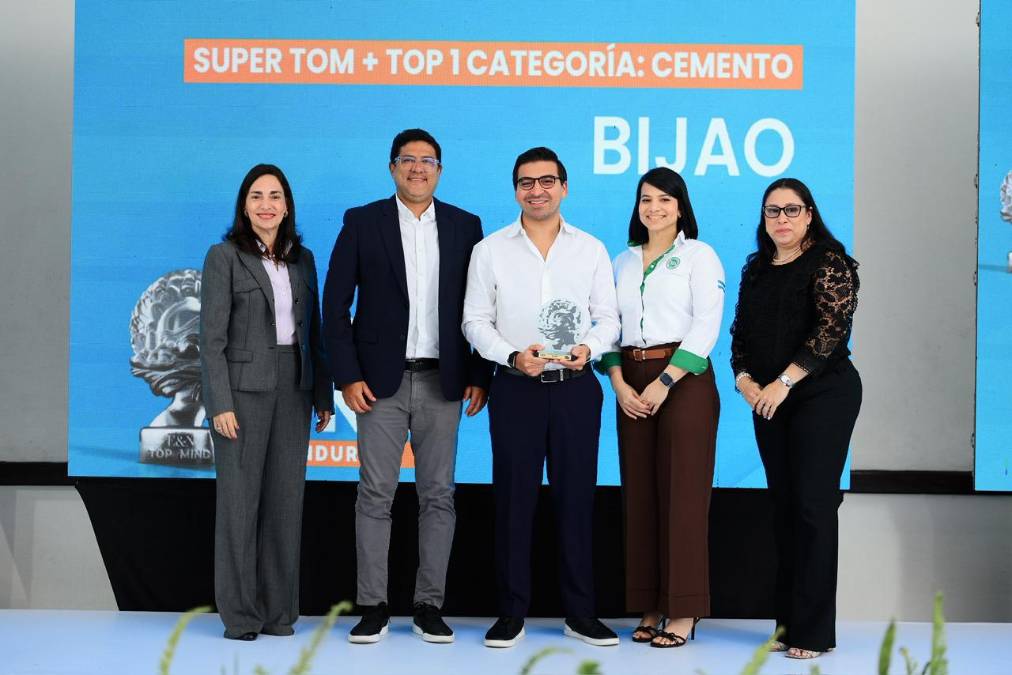 <i>Bijao, Super TOM y marca # 1 en Categoría: Cemento </i>