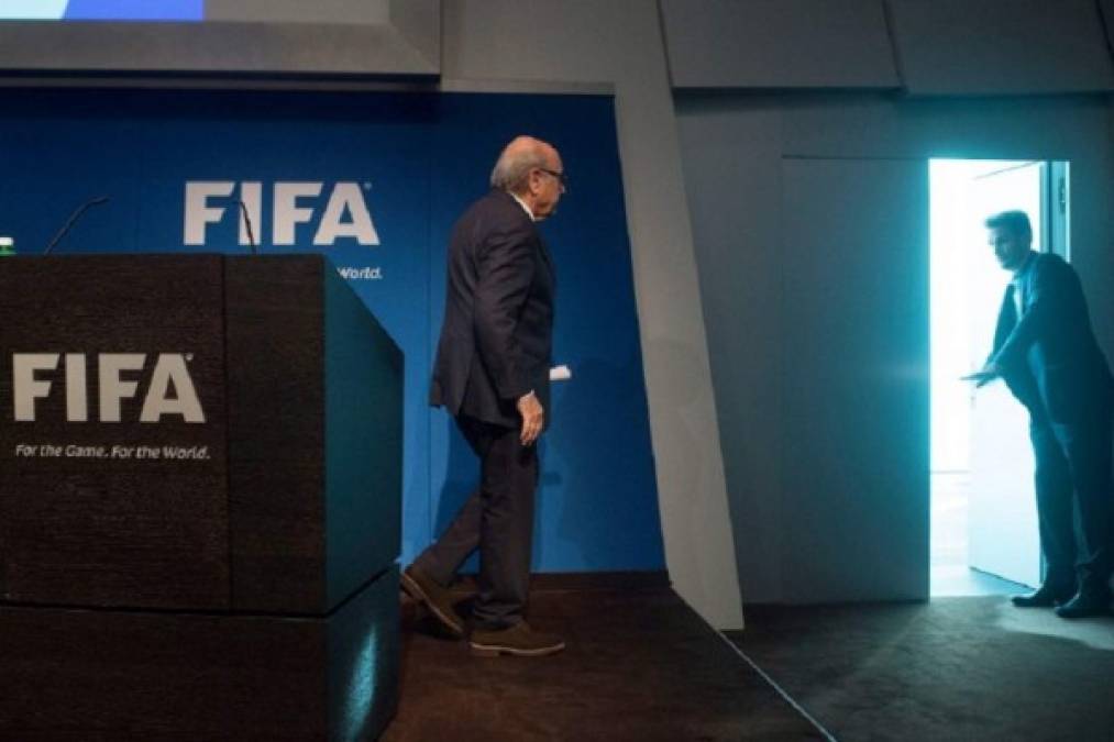 Blatter puso fin a hegemonía de 17 años en FIFA en seis minutos