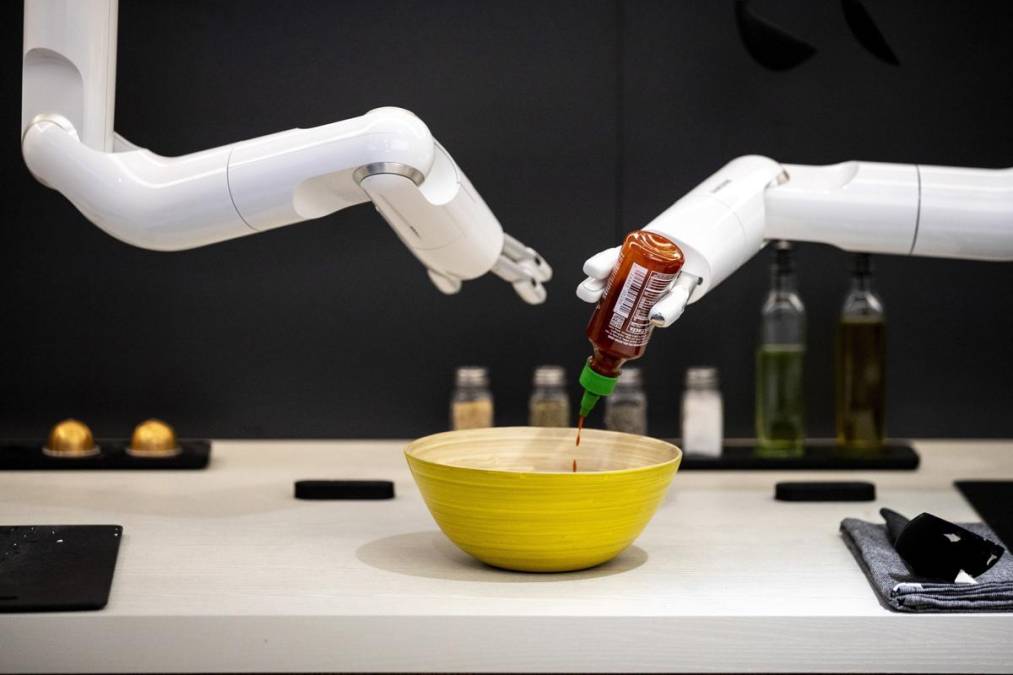 <i>Samsung lanzará al mercado su robot doméstico Ballie en la primera mitad de 2025</i>