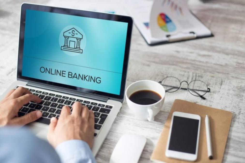 Seis claves para ayudar a los adultos mayores a mejorar su experiencia con la banca en línea