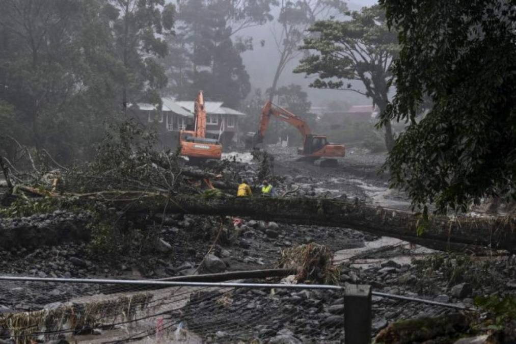 Panamá fue el último país en sentir la ira de Eta, ya que deslizamientos de tierra enterraron dos casas en la provincia de Chiriquí en la frontera con Costa Rica, matando a cinco personas, dijo el Sistema Nacional de Protección. Entre las víctimas había tres niños. (Foto de Luis Acosta / AFP)