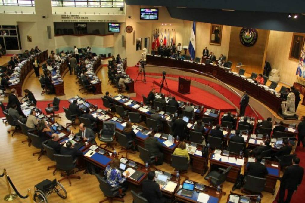 El Salvador a comicios legislativos que marcarán la gobernabilidad
