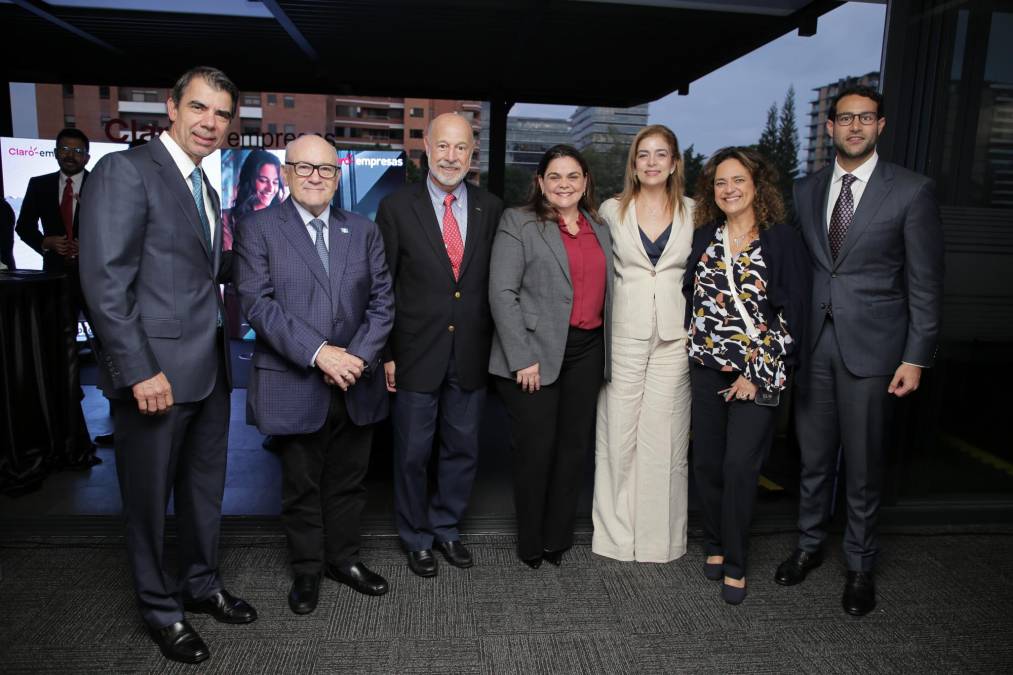 <i>Asistentes al evento, en la foto vemos a Armando Mendiola, CEO de Productos DIANA; Juan Luis Bosch, Chairman de la Junta Directiva de CMI; Italo Pizzolante, de PIZZOLANTE, Ruth Maria Canahuati, Directora de Captación de Audiencias en GRUPO OPSA y Rodrigo Canahuati, Director de Inversiones y Negocios Alternativos en Grupo OPSA.</i>
