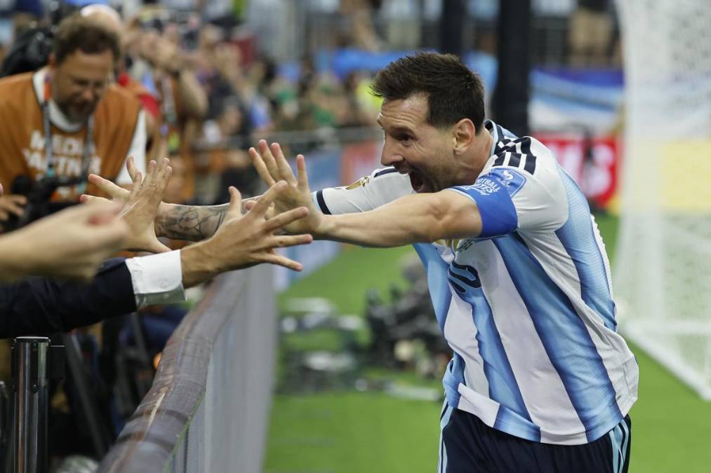 <i>El delantero de Argentina, Leo Messi, celebra el segundo gol del combinado argentino durante el partido del Mundial 2026 entre Argentina y Austria, este lunes en Arlington, Texas. EFE/Mariscal</i>