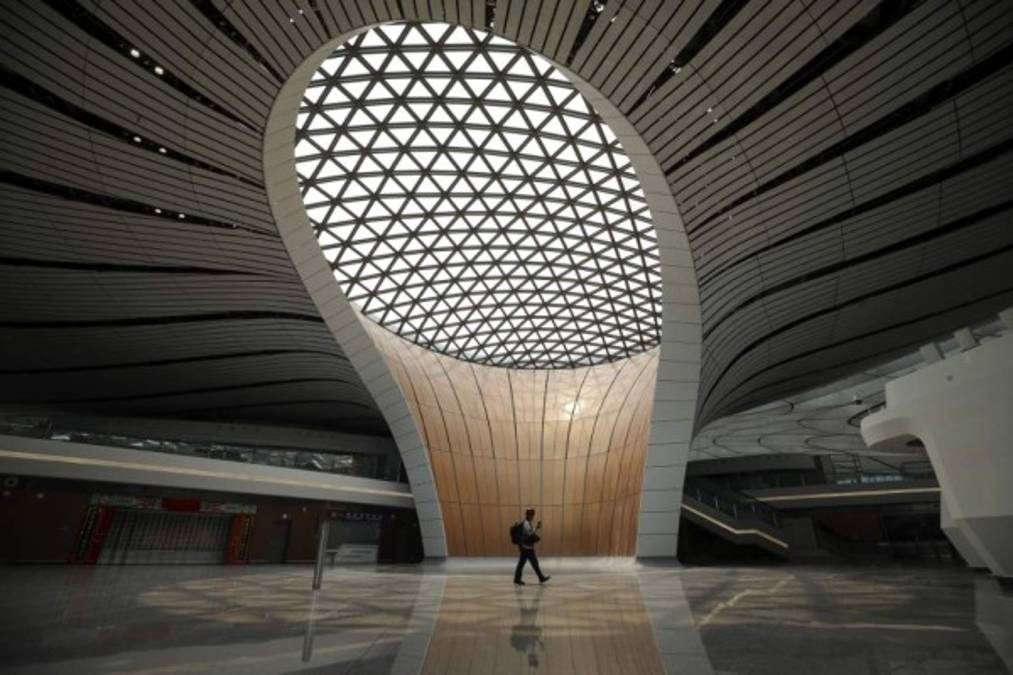 Con el aumento del nivel de vida y el gusto de los chinos por los viajes, el transporte aéreo está en pleno auge en el país asiático.