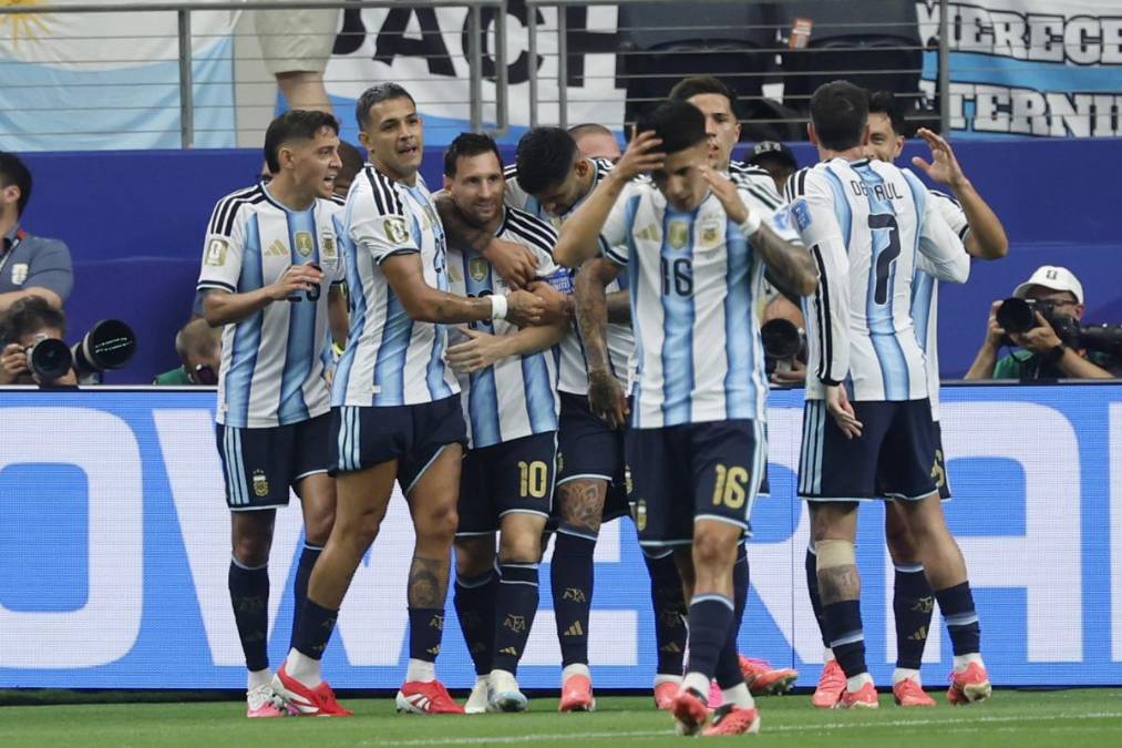 <i>El delantero de Argentina Leo Messi celebra el gol conseguido ante Austria en el partido del Mundial 2026 entre Argentina y Austria, este lunes en Arlington, Texas. EFE/Mariscal</i>