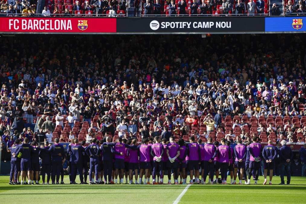 <i>"Es el legado que daremos a las generaciones futuras de barcelonistas que podrán tener estos momentos míticos, podrán crecer en este Spotify Camp Nou, que es una joya arquitectónica y de la cual estamos muy orgullosos porque será el mejor estadio del mundo", ha señalado el presidente del conjunto catalán.. EFE/ Alberto Estévez</i>
