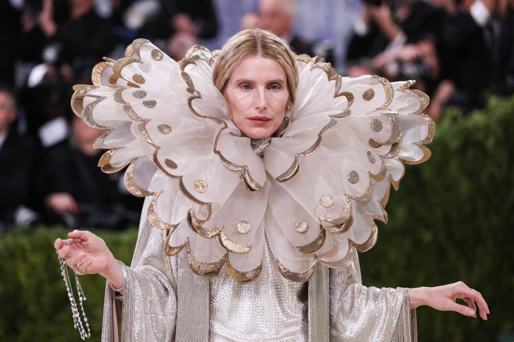 La actriz y modelo estadounidense Dree Hemingway posa en la alfombra roja de la Gala Met 2026, la gala benéfica anual del Instituto del Traje del Museo Metropolitano de Arte, en Nueva York, Estados Unidos, el 4 de mayo de 2026. EFE/EPA/SARAH YENESEL