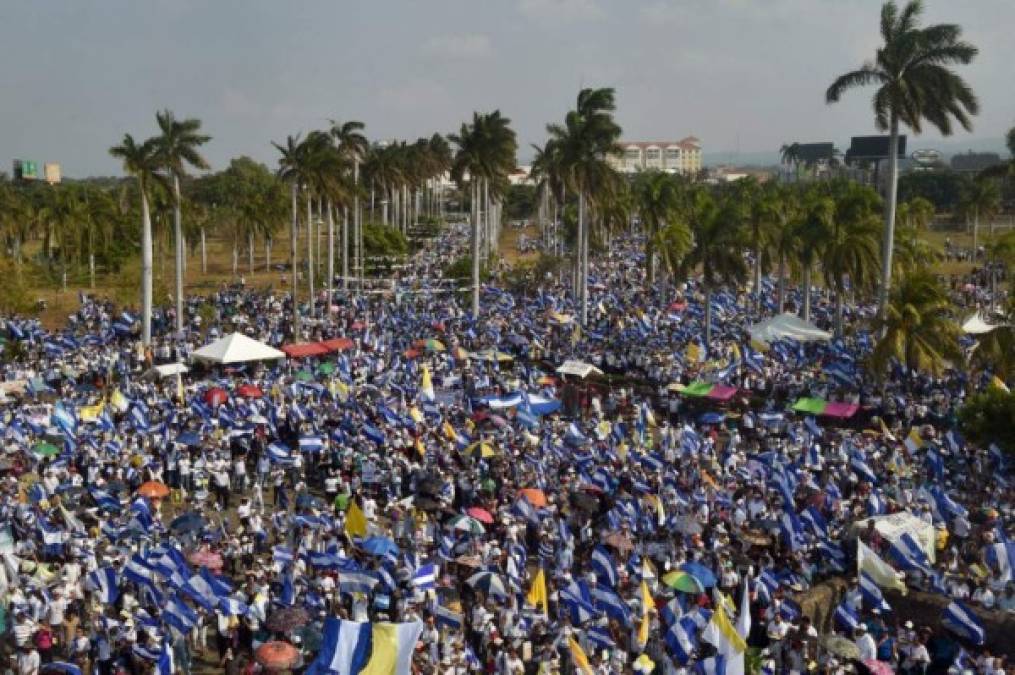 Nicaragua: Multitudinaria marcha pide paz y justicia