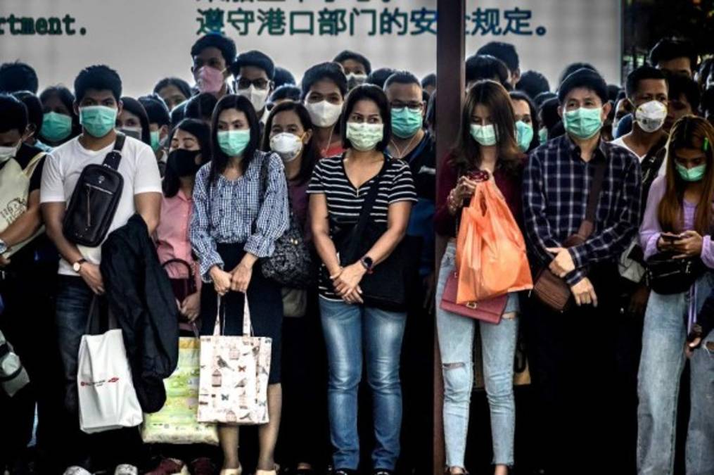 La Organización Mundial de la Salud (OMS) declaró este jueves la emergencia internacional ante el brote del nuevo coronavirus en China, aunque señaló que 'no hay razones' para limitar los viajes o el comercio con ese país.