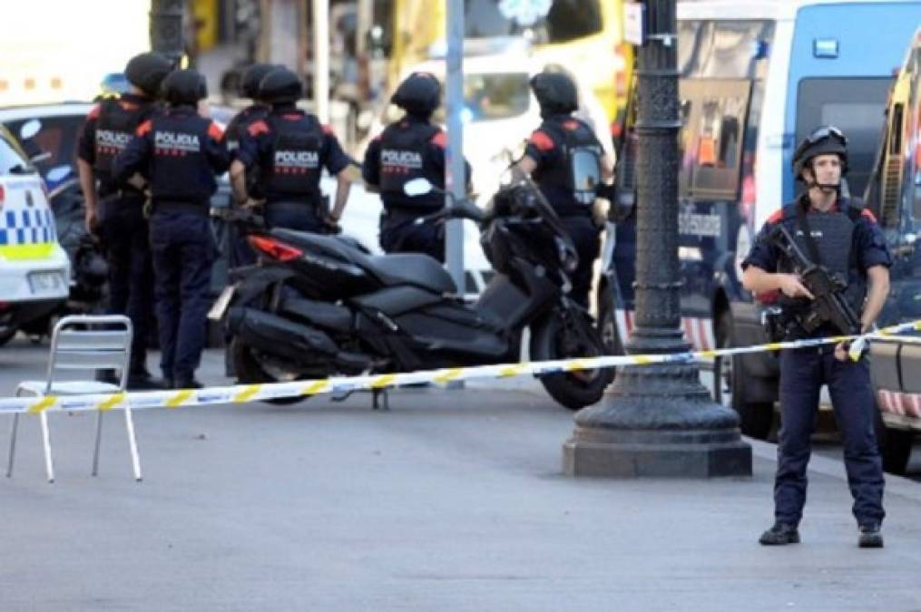 Al menos 13 muertos en 'ataque terrorista' en Barcelona