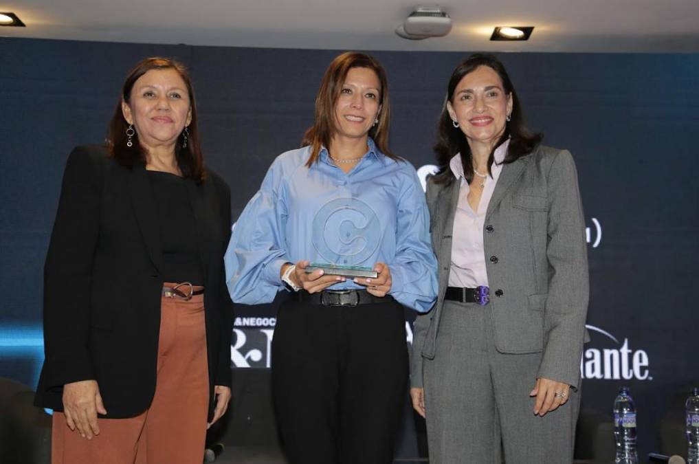 <i>Grupo AG – Empresa Doble Confianza (Empresa | Líder Empresarial) / Gabriela Roca, Directora de Asuntos Corporativos y Sostenibilidad</i>