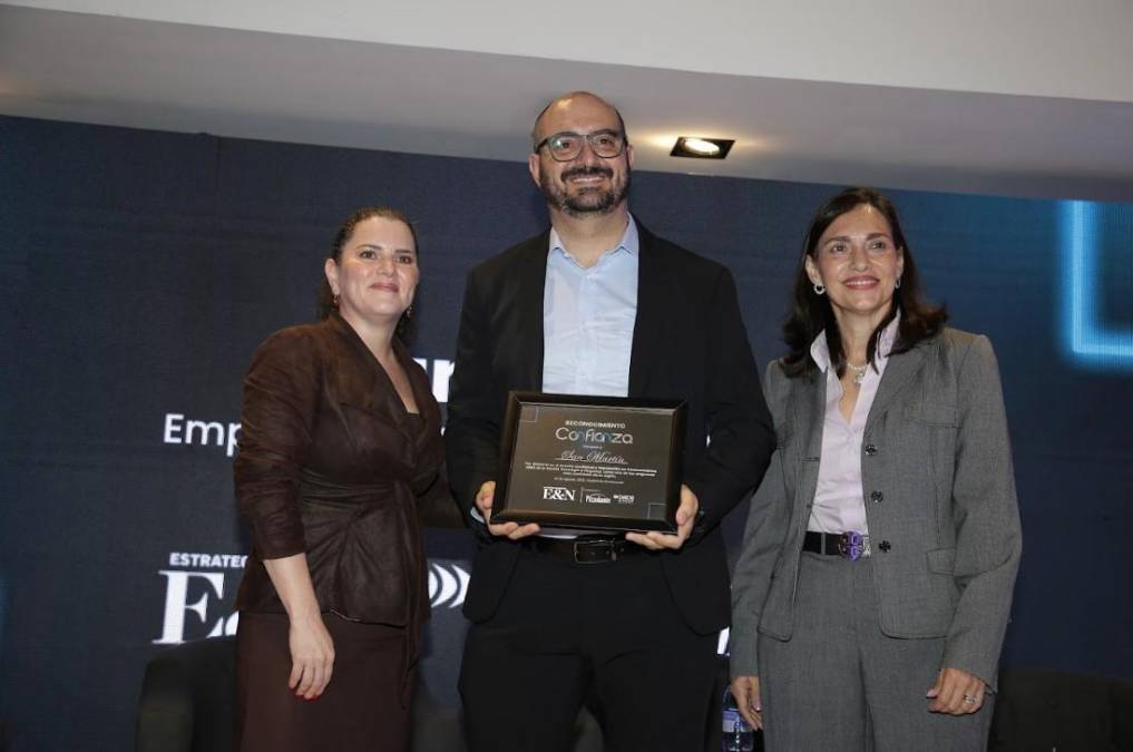 <i>San Martín – Empresa de Alta Confianza / Luis Daccarett, Gerente Comercial y de Proyectos </i>