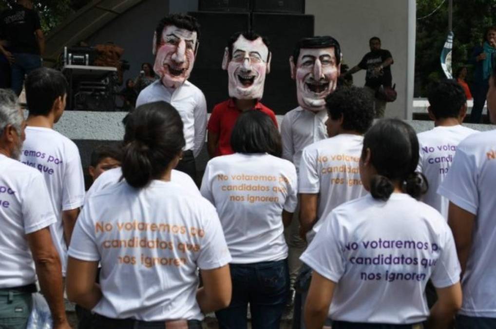 Honduras: Activistas se disfrazan de zombis para llamar al voto
