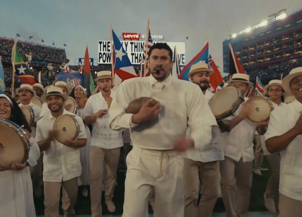 <i>Un 44 % de los encuestados aprobó la elección de Benito Antonio Martínez Ocasio como artista en el descanso del partido, frente a un 35 % que lo rechaza. Foto de cortesía</i>