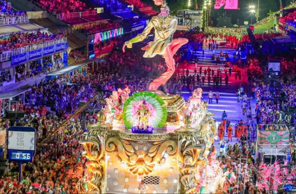 El Sambódromo da Marquês de Sapucaí (Passarela Professor Darcy Ribeiro, en su denominación oficial en portugués) también conocido como Sambódromo de Río de Janeiro, está ubicado en la zona central de la ciudad. Se convierte en un mar de almas coloridas que dan suelto a sus sentimientos, creatividad y alegría. (Foto: EFE)