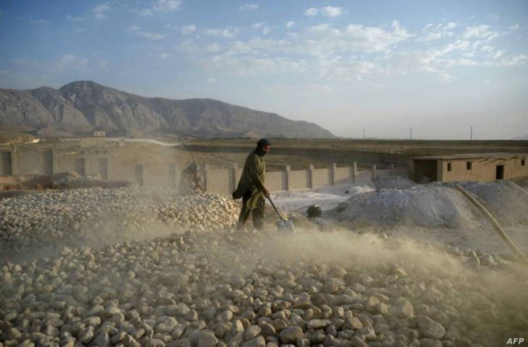 Litio, tierras raras y opio: estas son las riquezas naturales de Afganistán