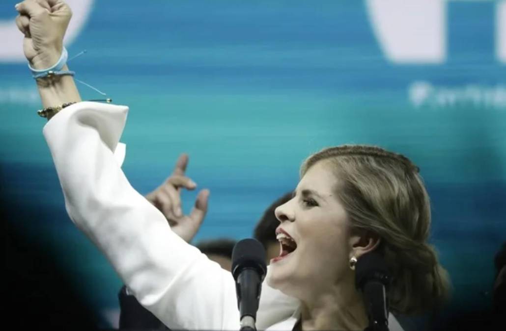 "El mandato que me da el pueblo soberano es claro, el cambio será profundo e irreversible", manifestó la presidenta electa.