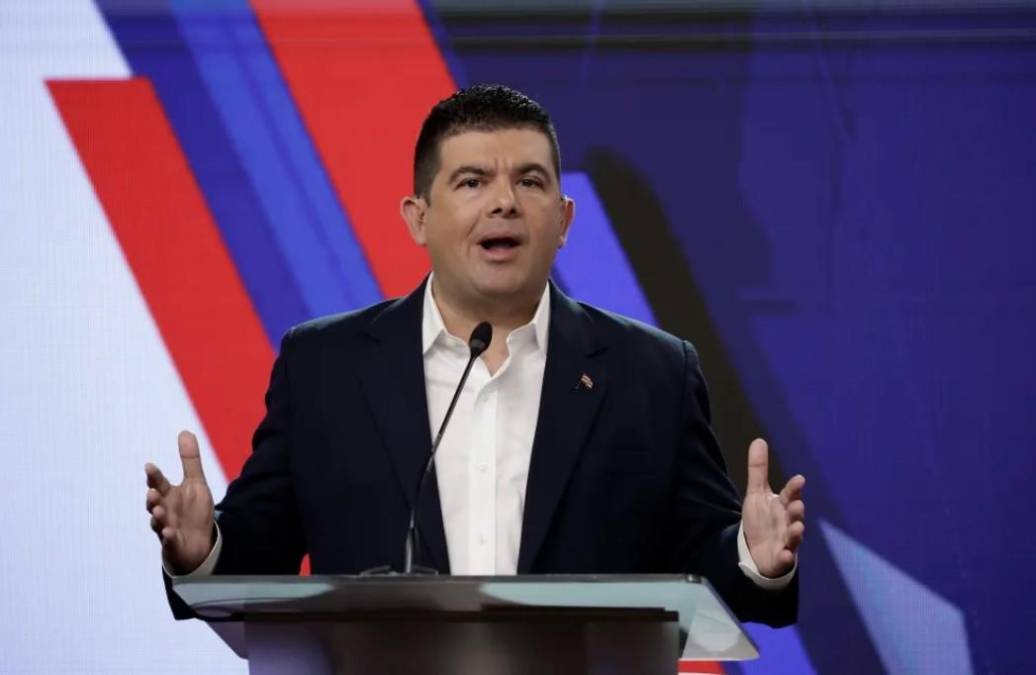 <i>"Que Dios le dé sabiduría. La respaldaremos cuando sus decisiones sean para el bien del país", afirmó el candidato socialdemócrata Álvaro Ramos, quien obtuvo un 33,42% de los votos. (Foto: EFE)</i>