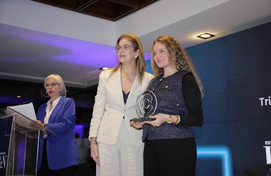 <i>NESTLÉ: Patricio Astolfi – Nestlé Guatemala: Líder Empresarial de Alta Confianza en Guatemala (Público Informado, Público General) | Rodrigo Romera – Nestlé Panamá: Líder Empresarial de Alta Confianza en Panamá (Público Informado, Público General) | Nestlé: Empresa de Alta Confianza en Panamá y Guatemala (Público Informado, Público General), Empresa de Alta Confianza en El Salvador (Público Informado) | Nescafé: Marca de Alta Confianza en Guatemala (Público Informado, Público General) | Malher: Marca de Alta Confianza en Guatemala (Público Informado, Público General) | Nestlé: Marca de Alta Confianza en Panamá (Público Informado) | Nescafé Listo: Marca de Alta Confianza en El Salvador (Público General) </i>