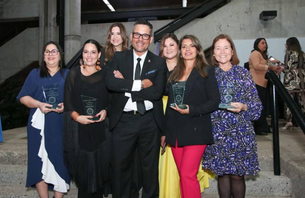 Premios Mujeres Líderes Transformadoras (MLT)