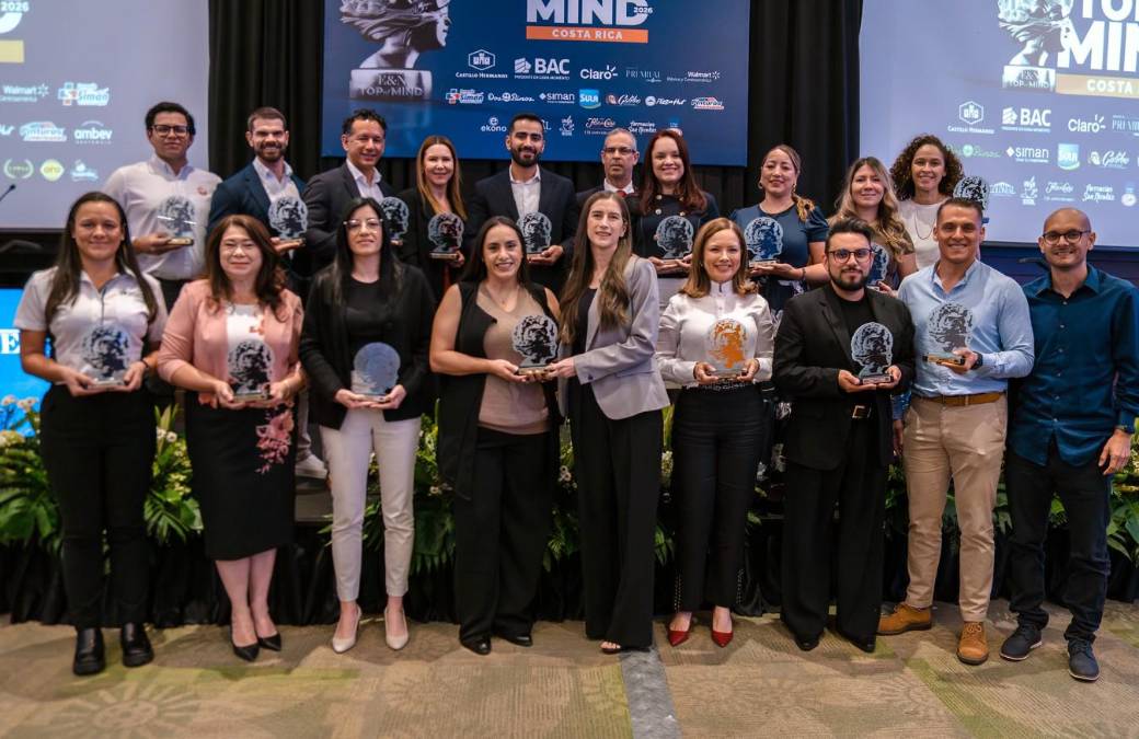 Representantes de las marcas TOM para Costa Rica reciben su reconocimiento en el evento realizado en el Centro de Convenciones de Costa Rica. FOTOS Manu Mairena. 