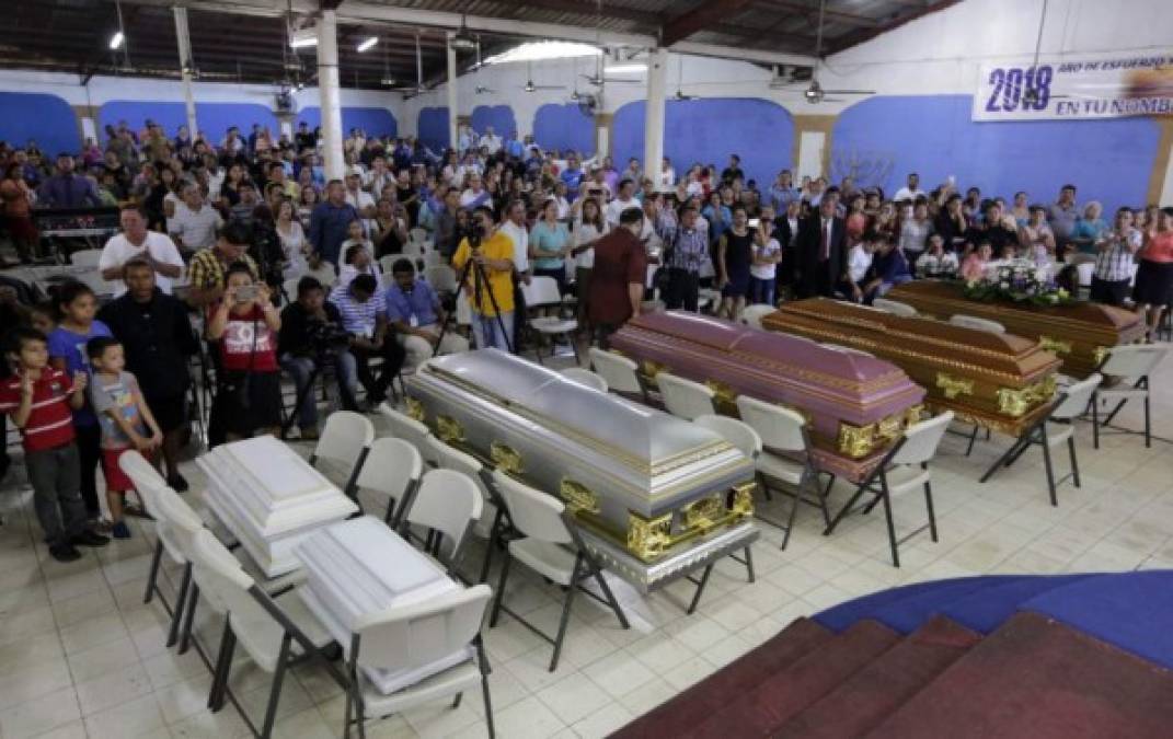 El luto envuelve a Nicaragua mientras se insiste en mantener el diálogo
