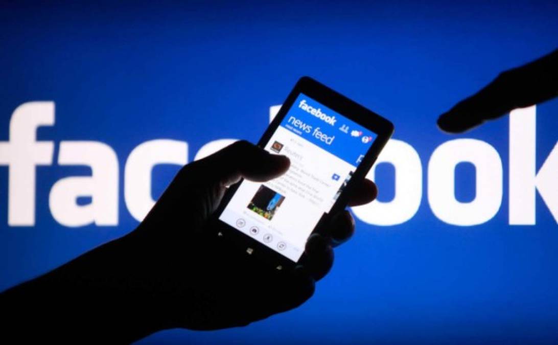 ¿Qué provocó la caída de Facebook, WhatsApp e Instagram?