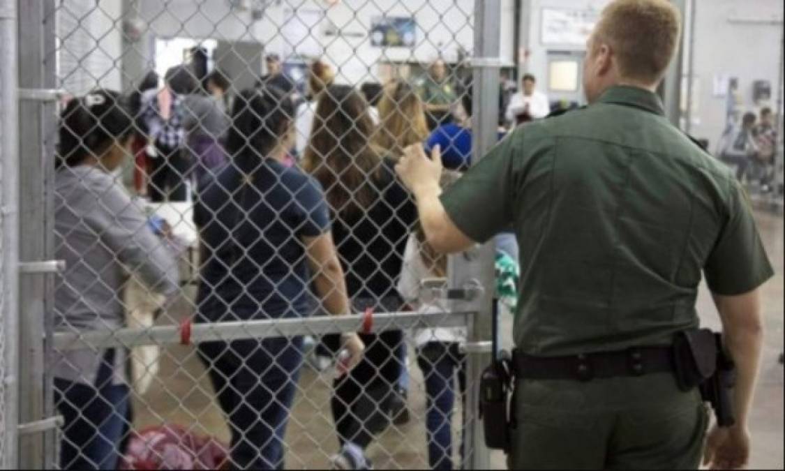 Crece indignación por niños migrantes separados de sus padres en la frontera de EEUU