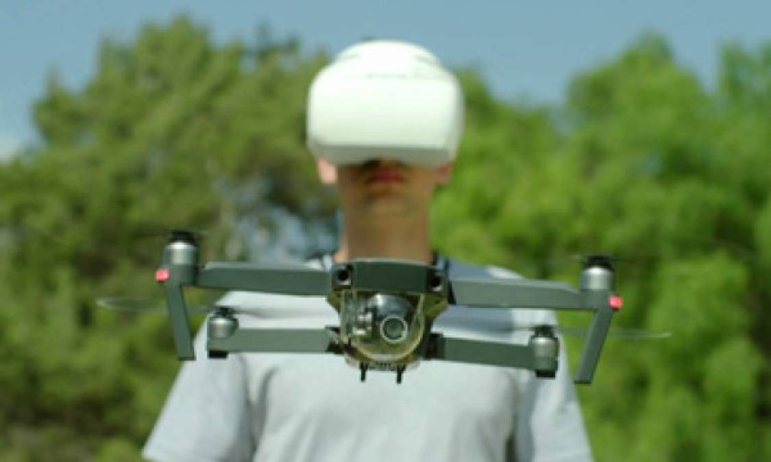 Control de gestos, aprendizaje profundo y realidad virtual: los drones se sofistican