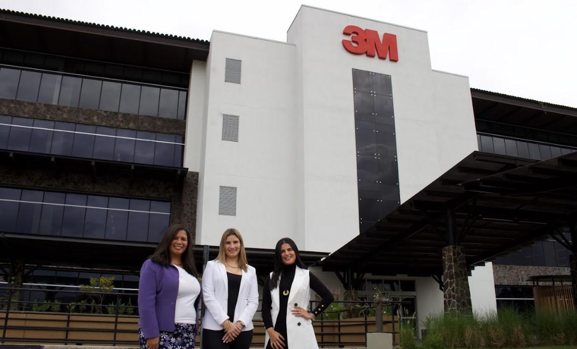 Joanna Tineo, Ingrid Sterling y MaritzaArboleda.