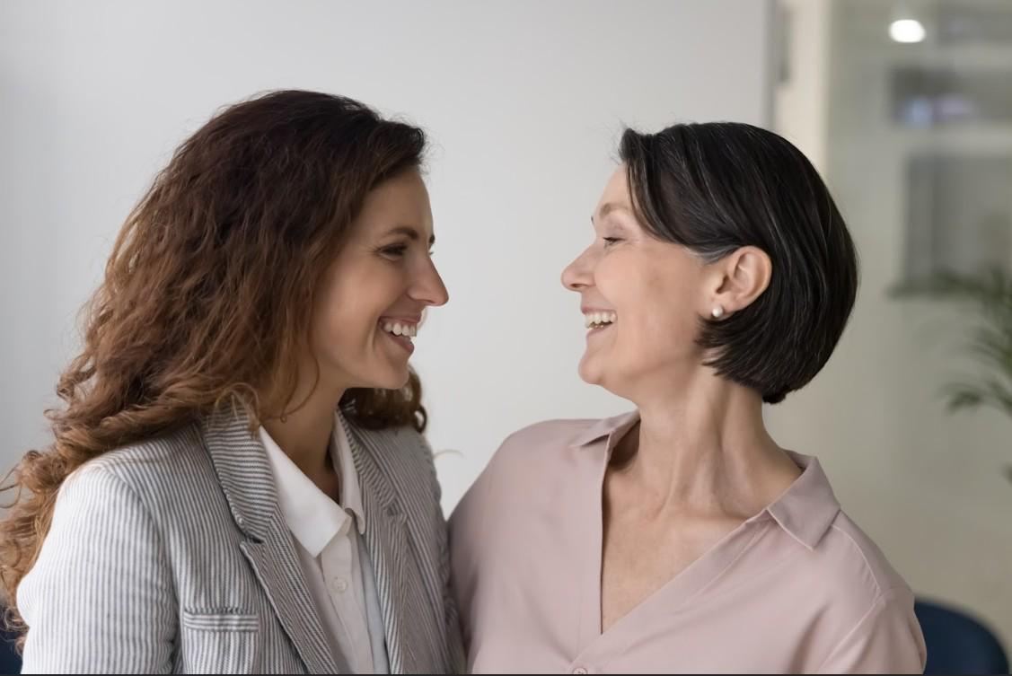<i>El vínculo madre–hija puede convertirse no solo en una relación personal poderosa, sino también en una plataforma empresarial con capacidad de trascender generaciones. (Foto: Shutterstock)</i>