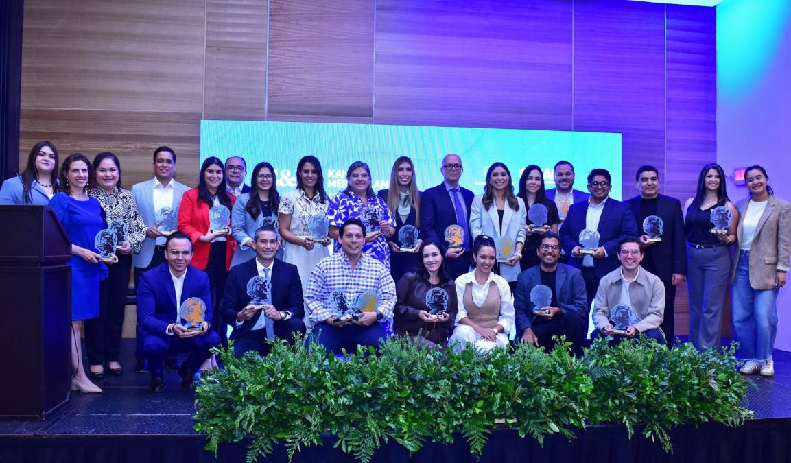 Líderes de las marcas TOM 2026 para El Salvador celebran la preferencia de los consumidores. FOTOS ÓSCAR MACHÓN