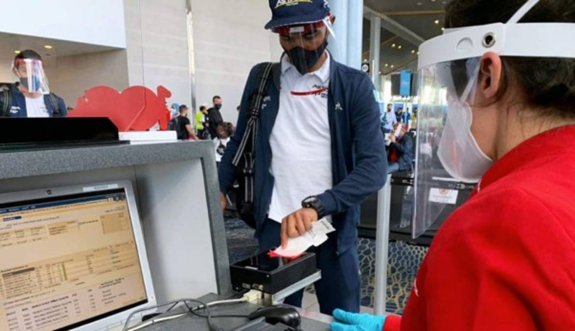 De acuerdo a IATA, hasta ahora las evidencias han demostrado que el peligro de transmisión del coronavirus en un avión es bajo. Esta es la nueva realidad de vuelos. FOTO TWITTER/AVIANCA