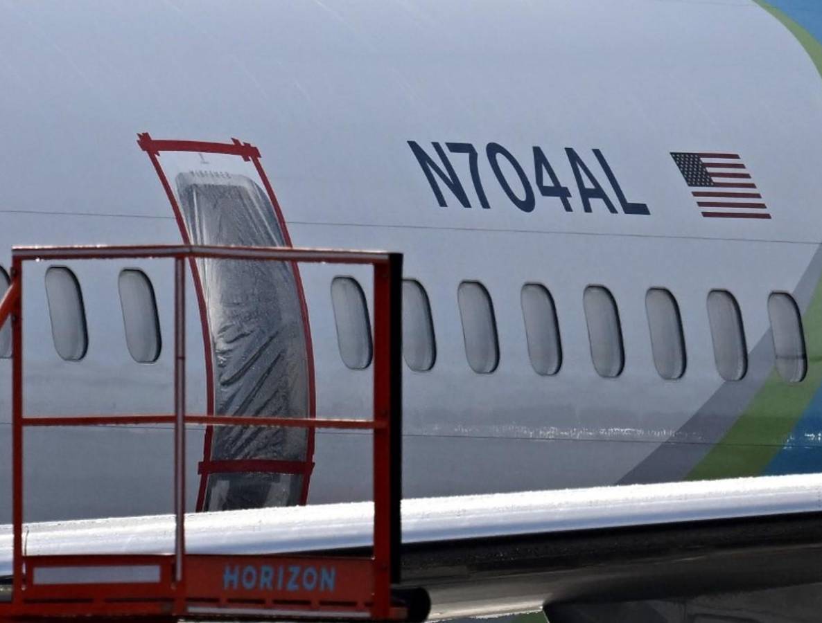 Investigación: faltaban tornillos de ajuste de la puerta en incidente de Boeing 737 MAX