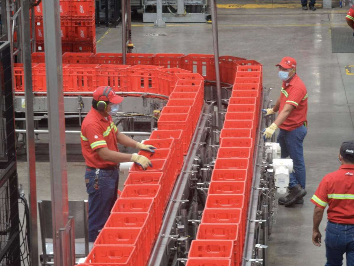 Coca-Cola ABASA se consolida como embotellador en el nororiente de Guatemala