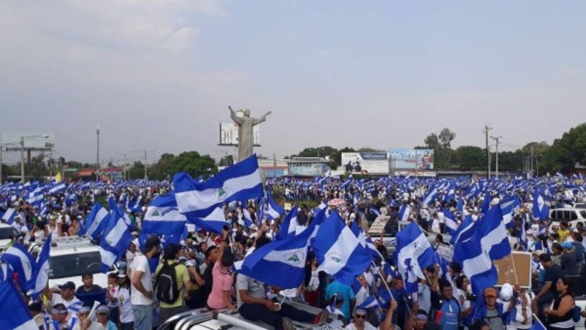 Cuatro heridos tras masiva marcha contra Ortega en Nicaragua