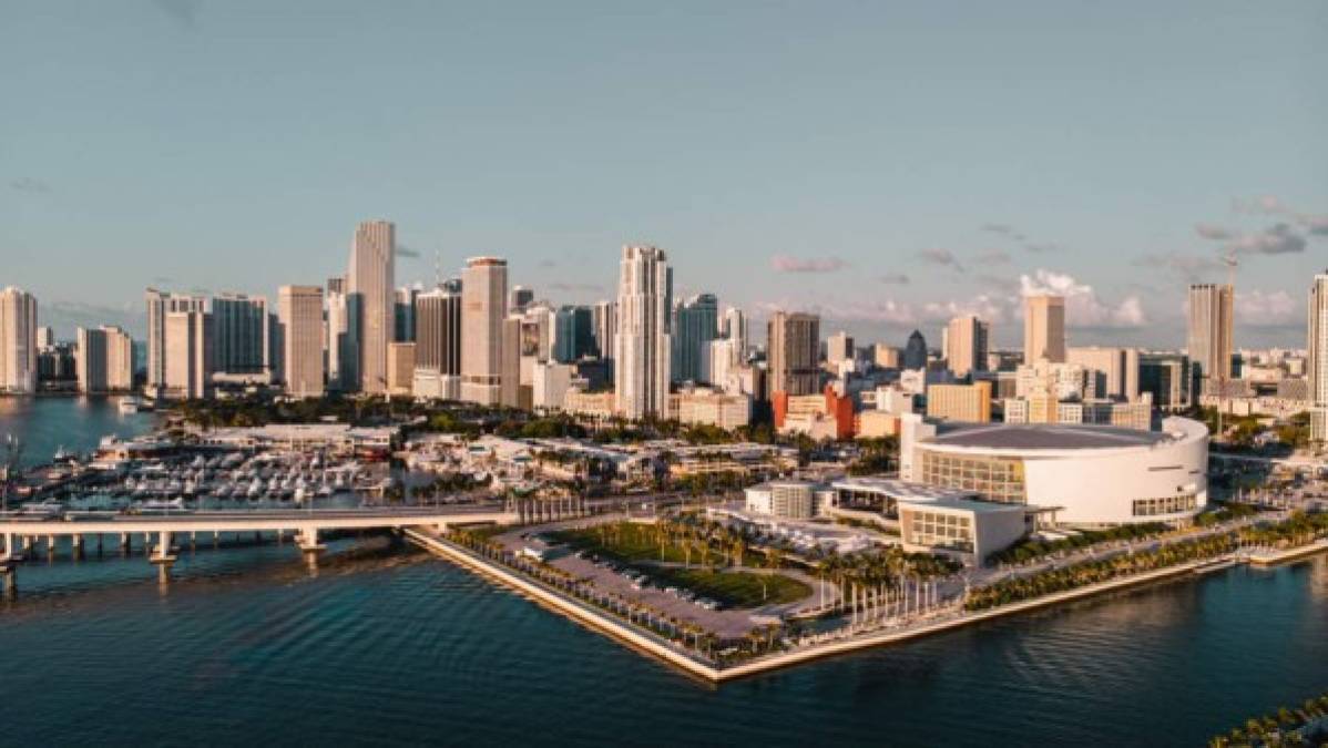 Miami quiere brillar con sus 'iguanacornios'