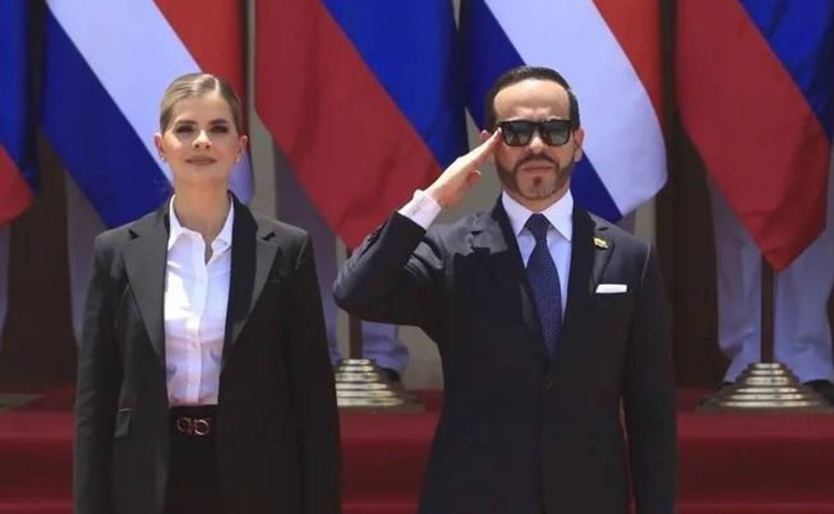 Presidenta Laura Fernández y presidente Abelardo De la Espriella, durante la reunión sostenida este martes en la sede presidencial colombiana de Brranquilla. (Foto: EFE)