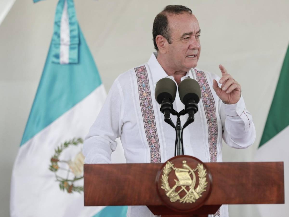 Guatemala: Alejandro Giammattei anunció que no asistirá a la Cumbre de las Américas