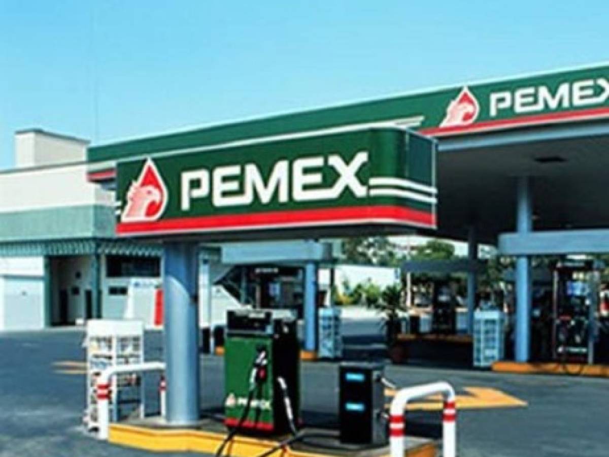 México: Pemex deja de ser empresa para estatal