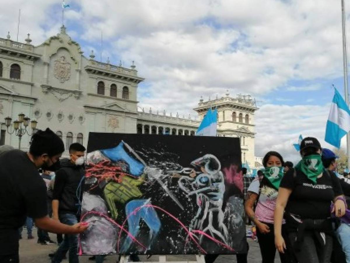 Miles vuelven a manifestarse contra corrupción en Guatemala