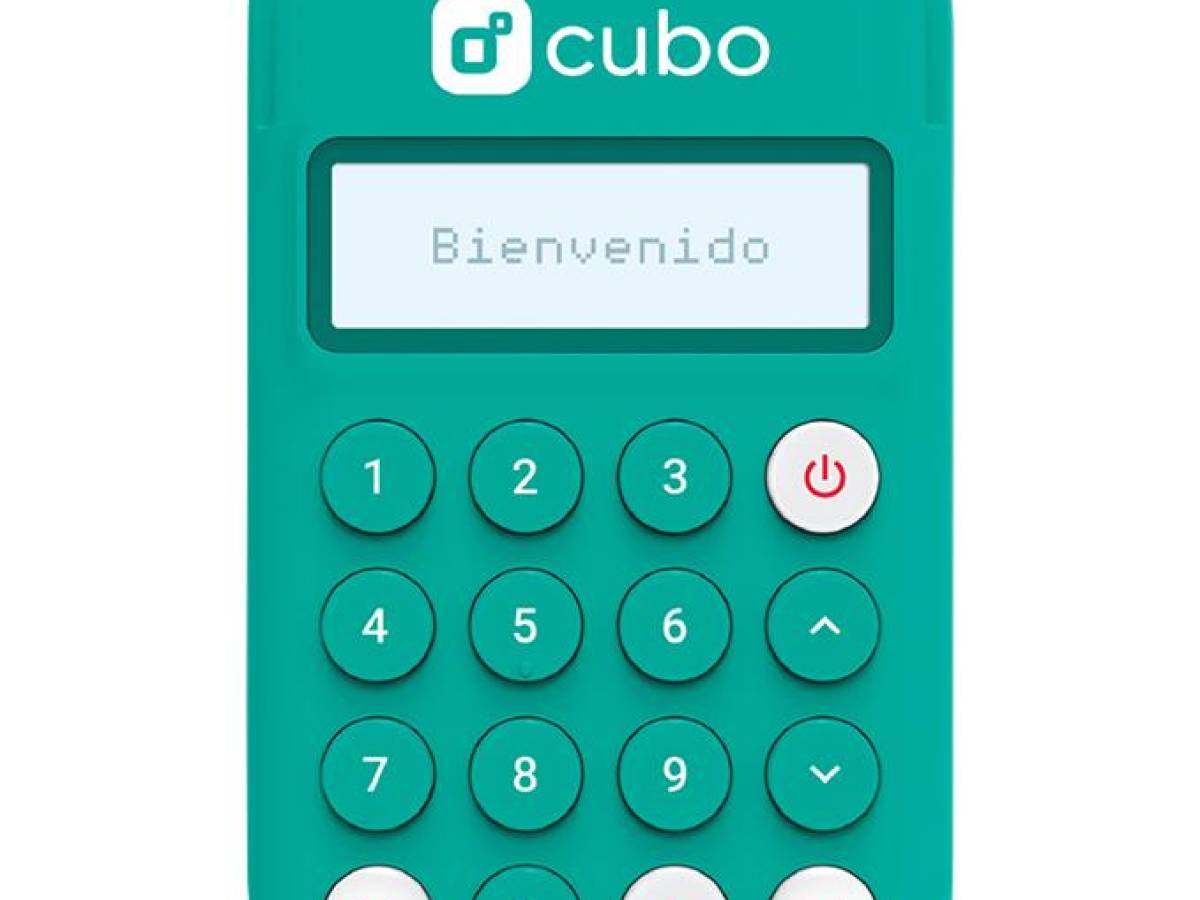 <i>Cubo app acepta tarjetas con chip, acepta tarjetas sin contacto y se conecta vía Bluetooth a su móvil. </i>