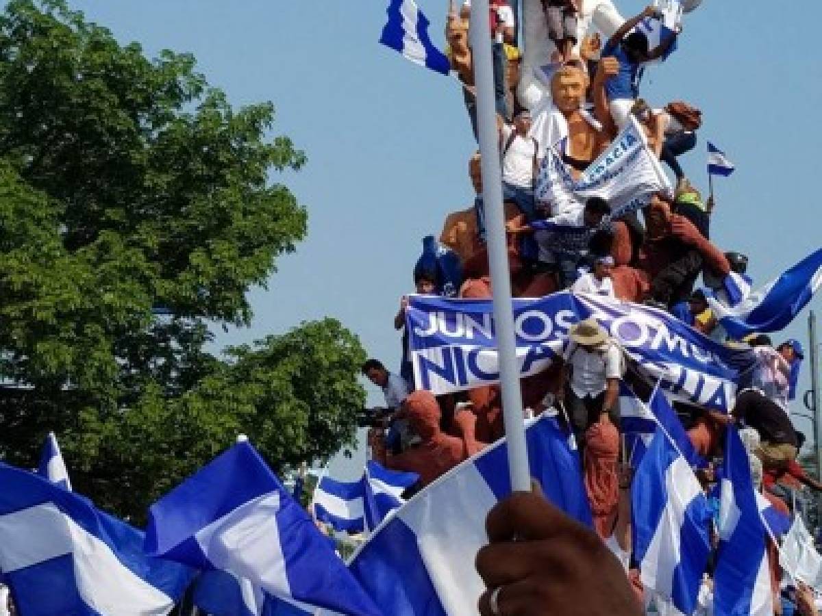 Miles de nicaragüenses marchan por la democratización en Nicaragua